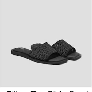 Vivía new black sandals size 5.5 never worn in black